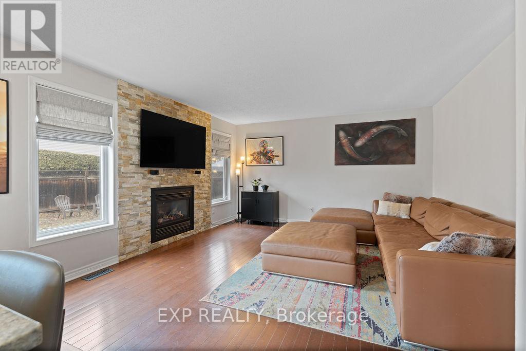 












2176 CAVALIER WAY

,
Ottawa,




Ontario
K1W1K2

