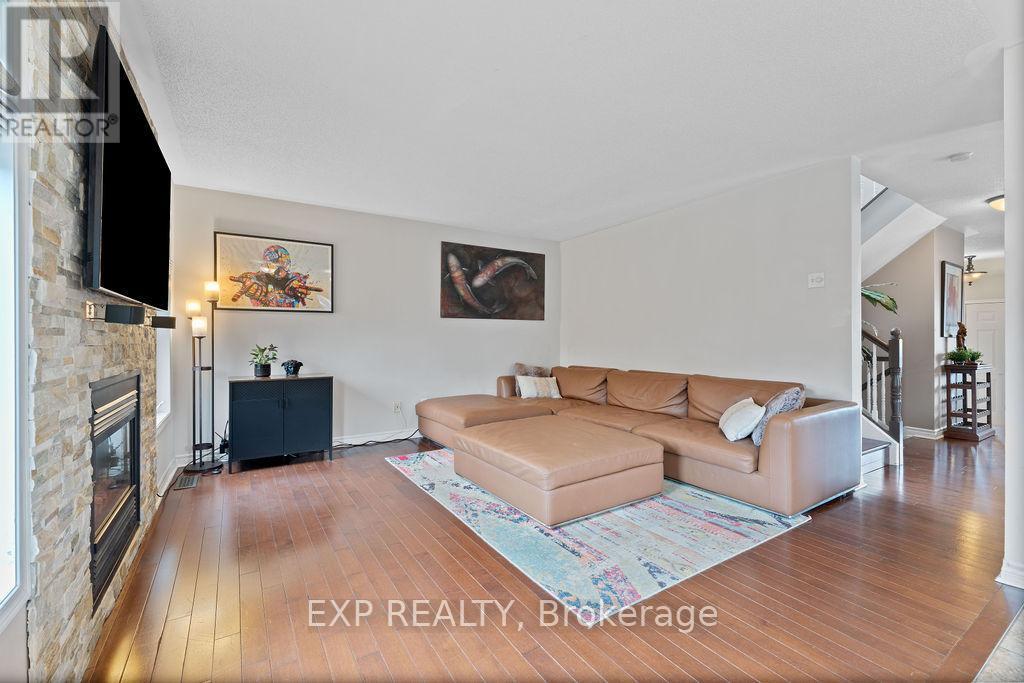 












2176 CAVALIER WAY

,
Ottawa,




Ontario
K1W1K2


