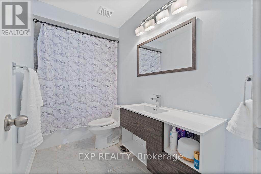












2176 CAVALIER WAY

,
Ottawa,




Ontario
K1W1K2


