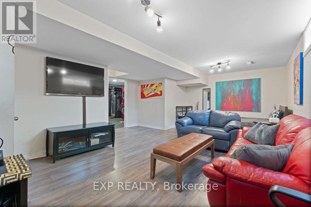 












2176 CAVALIER WAY

,
Ottawa,




Ontario
K1W1K2

