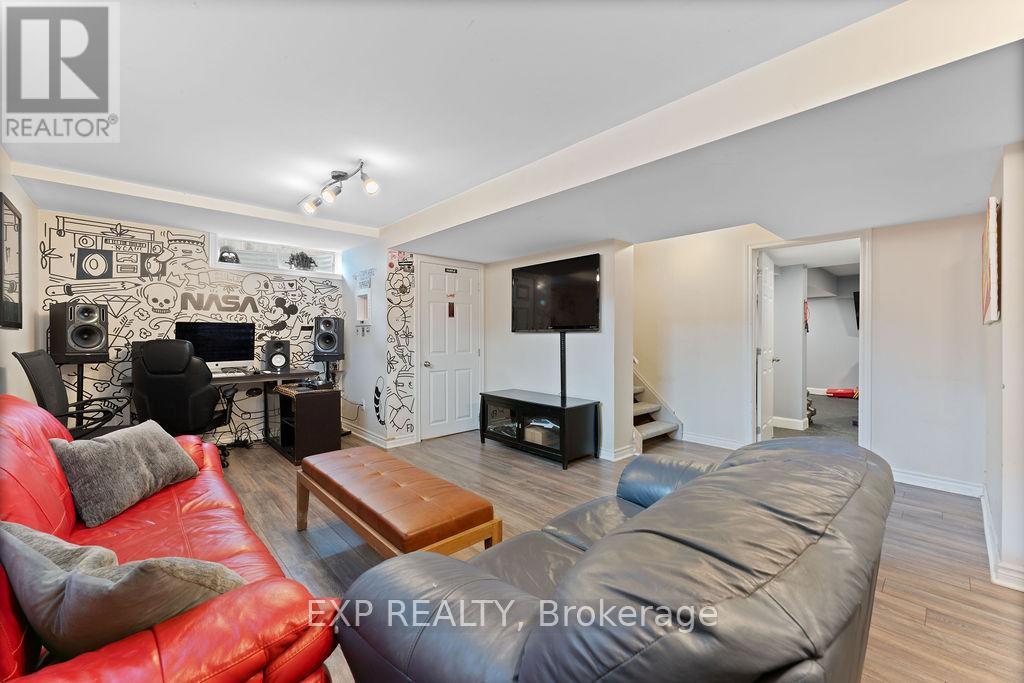












2176 CAVALIER WAY

,
Ottawa,




Ontario
K1W1K2

