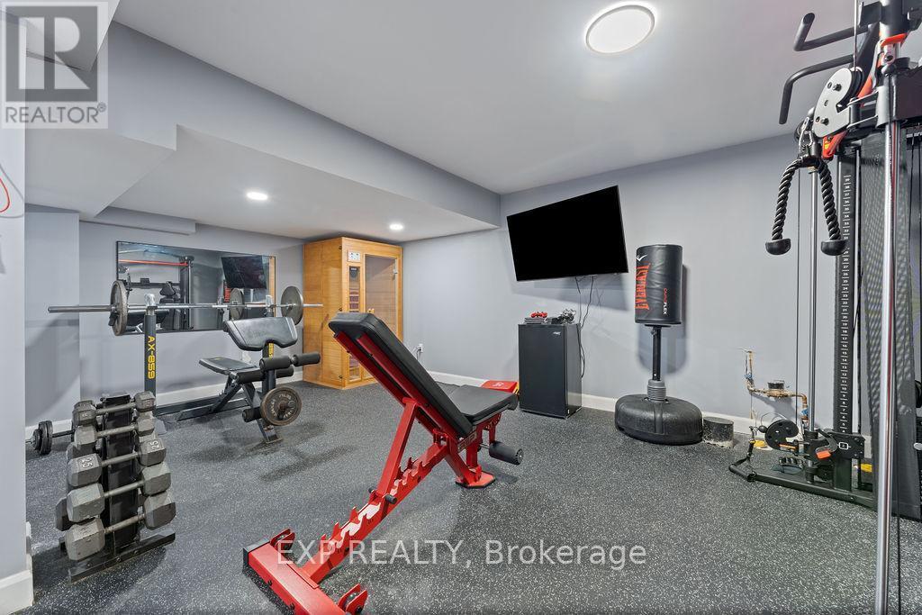 












2176 CAVALIER WAY

,
Ottawa,




Ontario
K1W1K2

