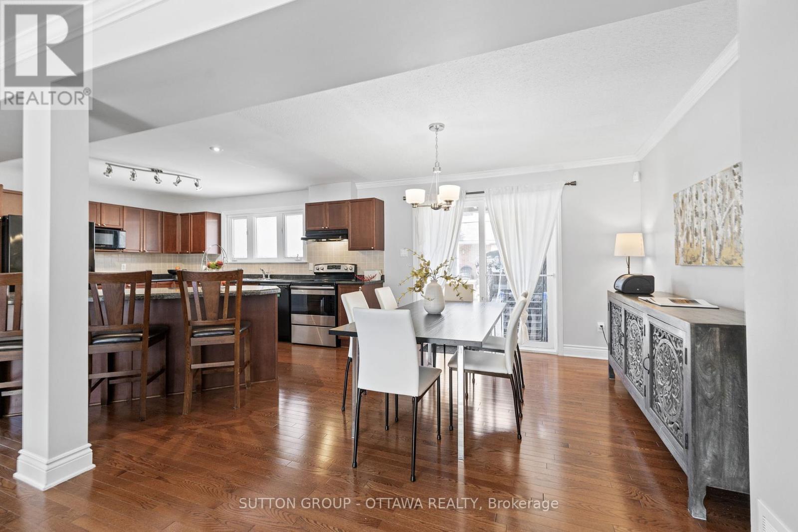 












124 MONTEREY DRIVE

,
Ottawa,




Ontario
K2H7A8

