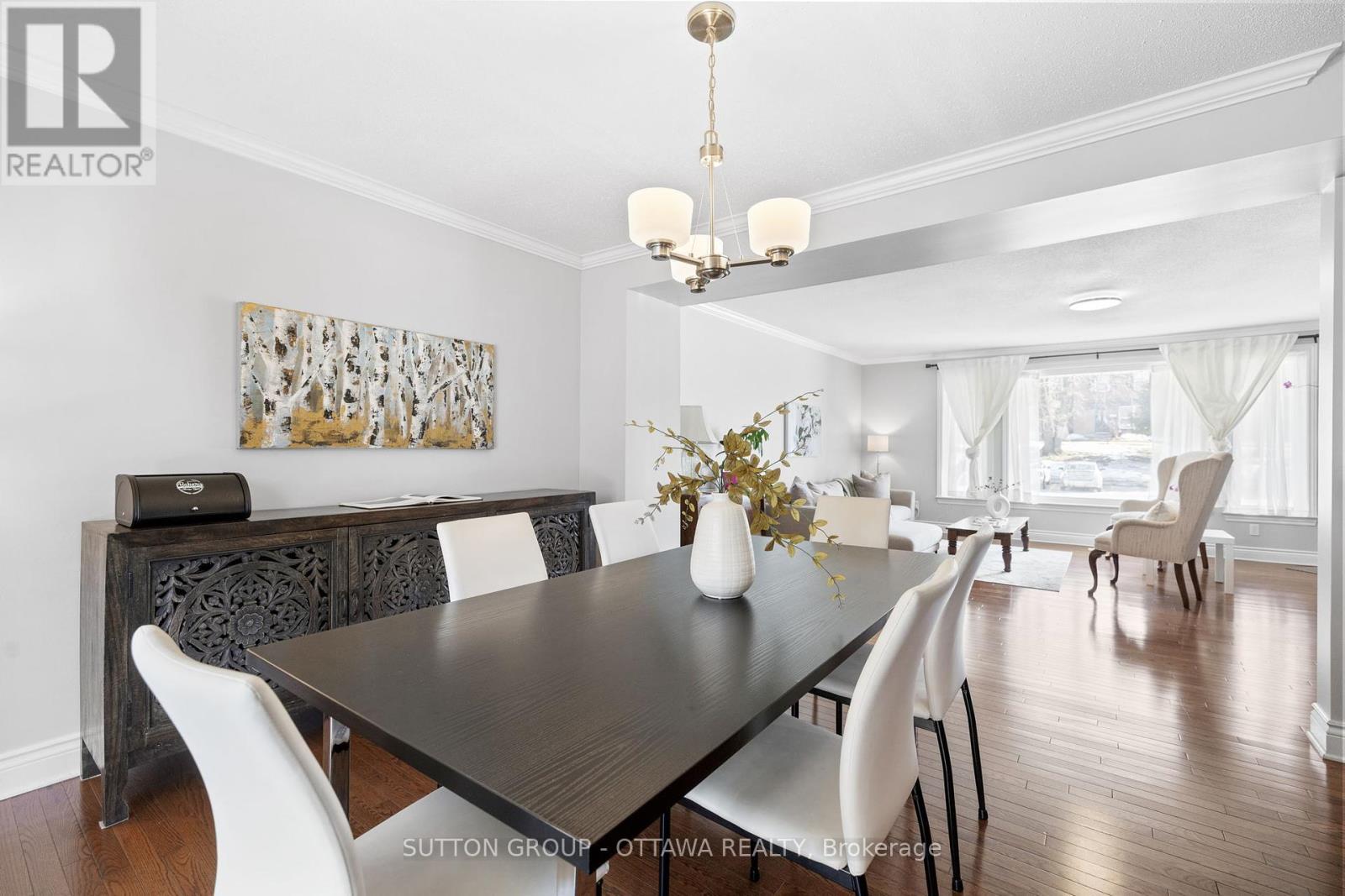












124 MONTEREY DRIVE

,
Ottawa,




Ontario
K2H7A8

