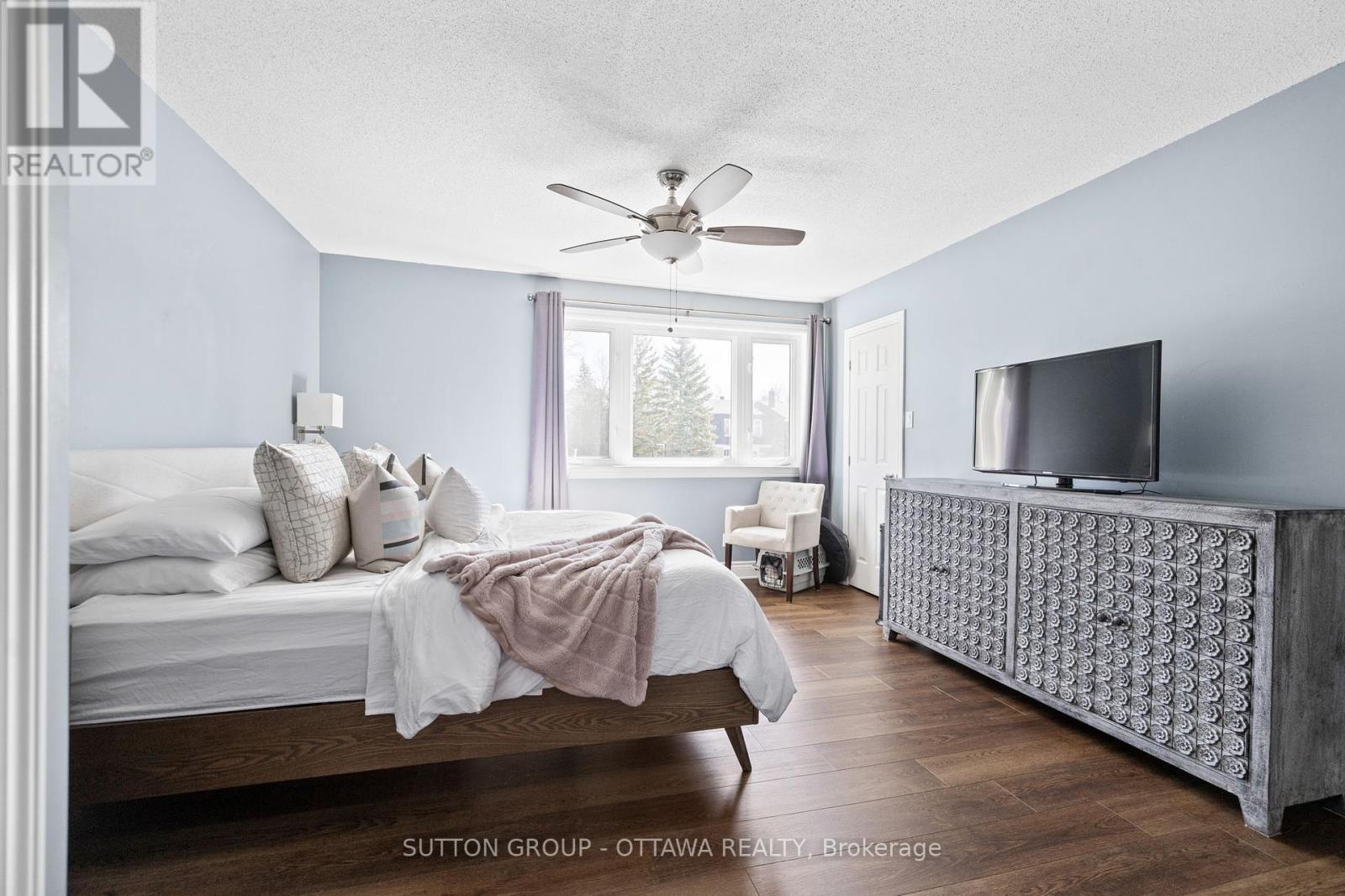 












124 MONTEREY DRIVE

,
Ottawa,




Ontario
K2H7A8

