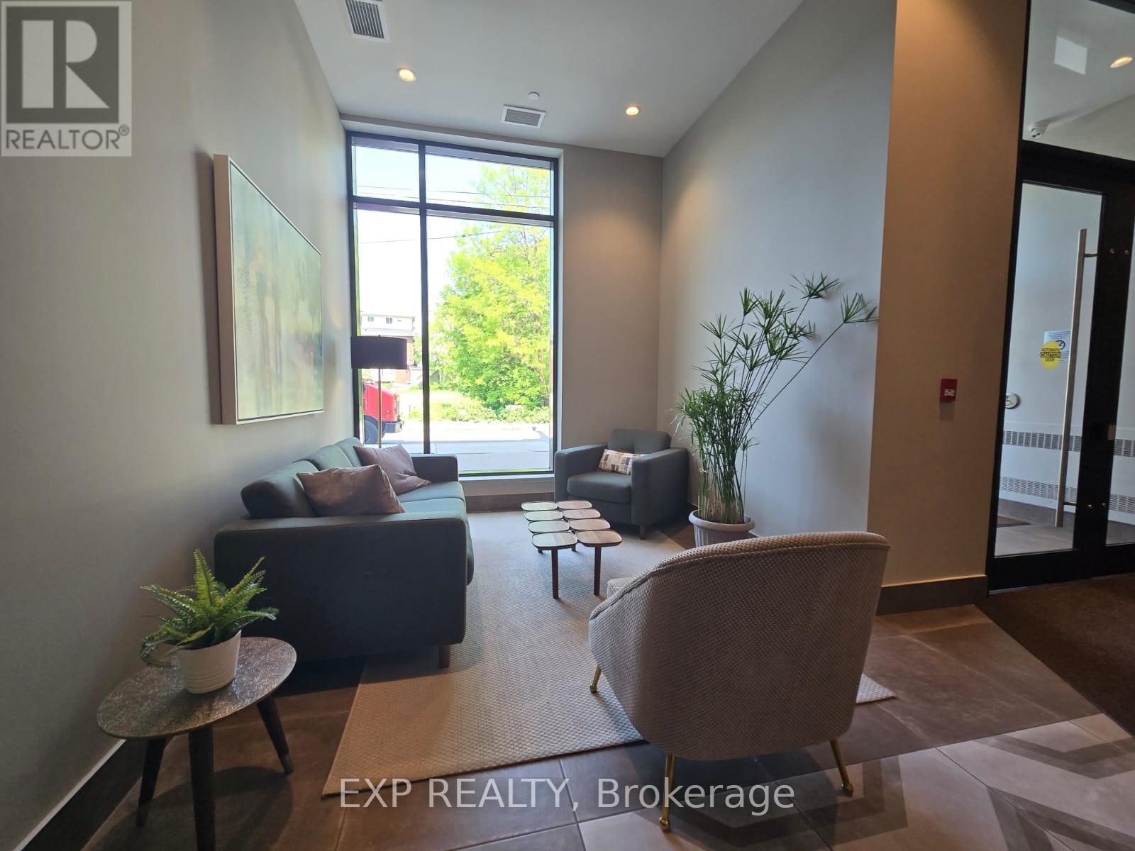












313 - 60 SPRINGHURST AVENUE

,
Ottawa,




Ontario
K1S5V8

