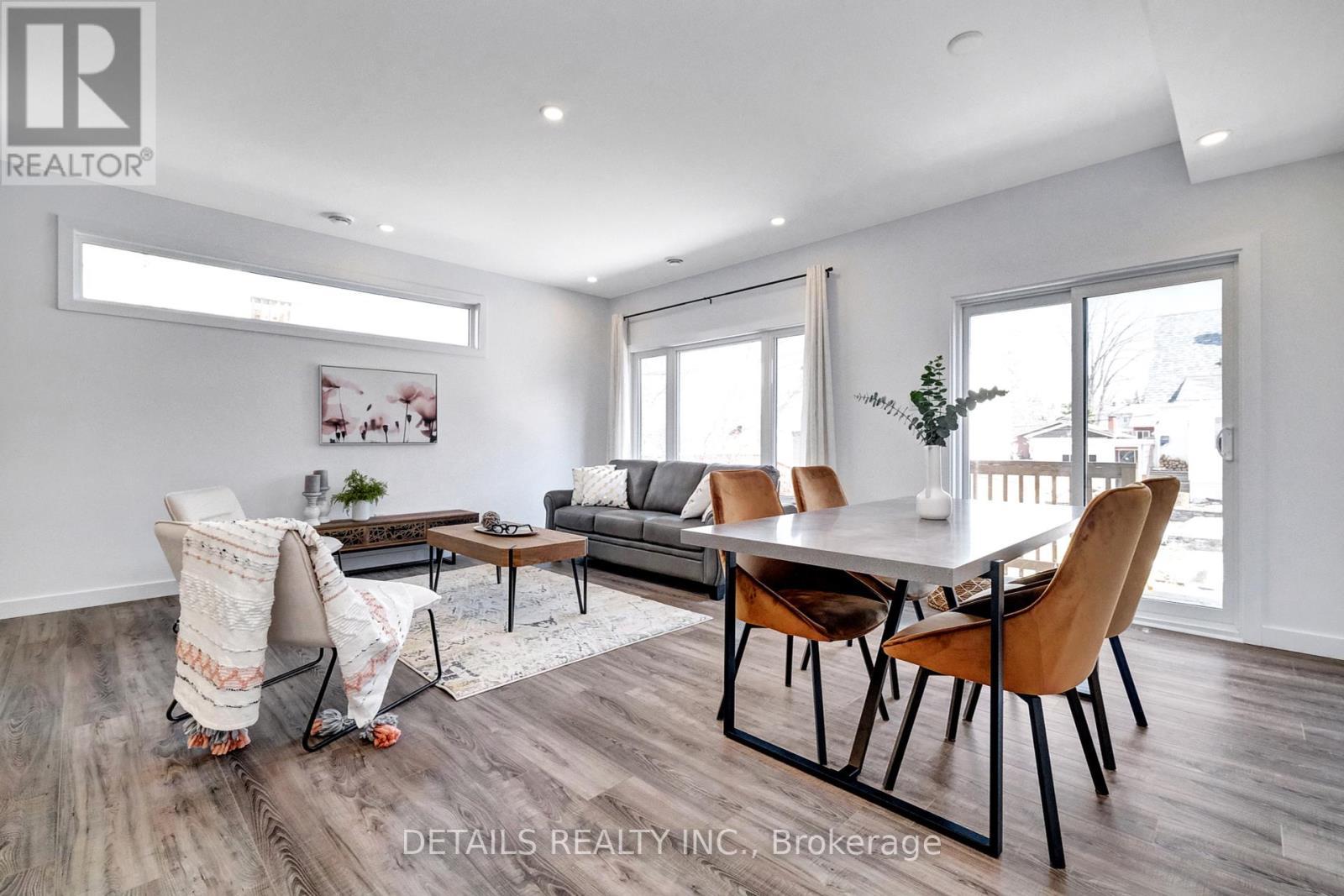 












828 MAPLEWOOD AVENUE

,
Ottawa,




Ontario
K2B5V5

