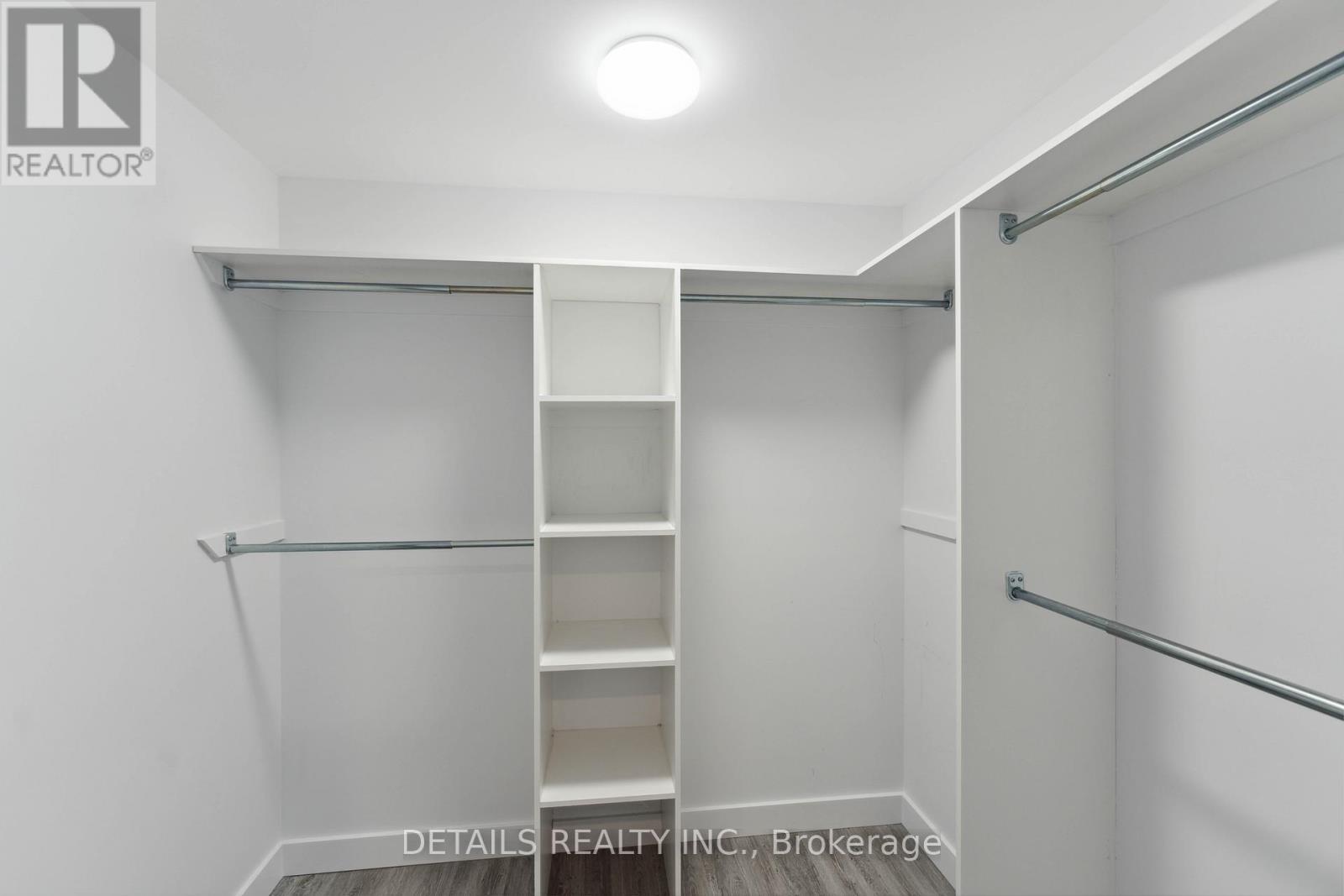 












828 MAPLEWOOD AVENUE

,
Ottawa,




Ontario
K2B5V5

