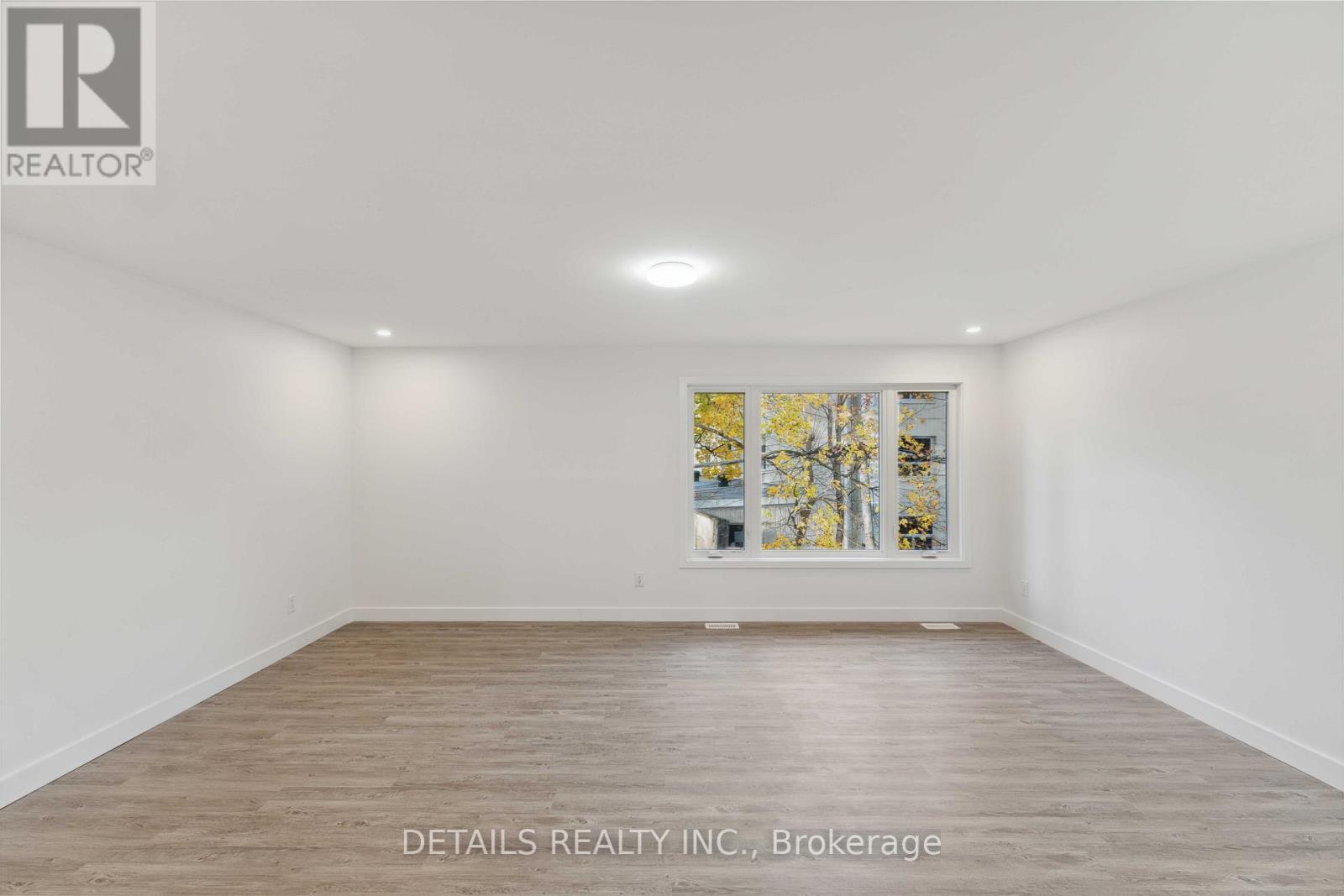 












828 MAPLEWOOD AVENUE

,
Ottawa,




Ontario
K2B5V5

