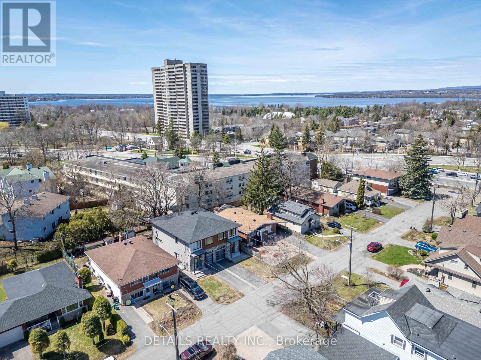 












828 MAPLEWOOD AVENUE

,
Ottawa,




Ontario
K2B5V5

