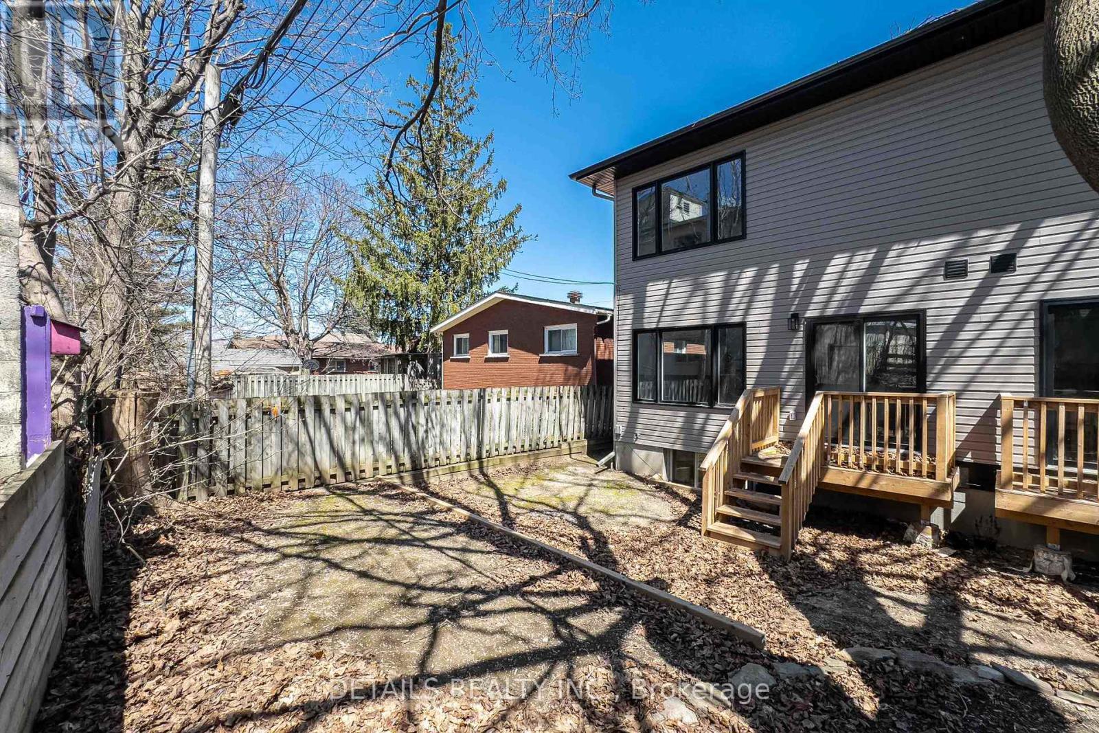 












828 MAPLEWOOD AVENUE

,
Ottawa,




Ontario
K2B5V5

