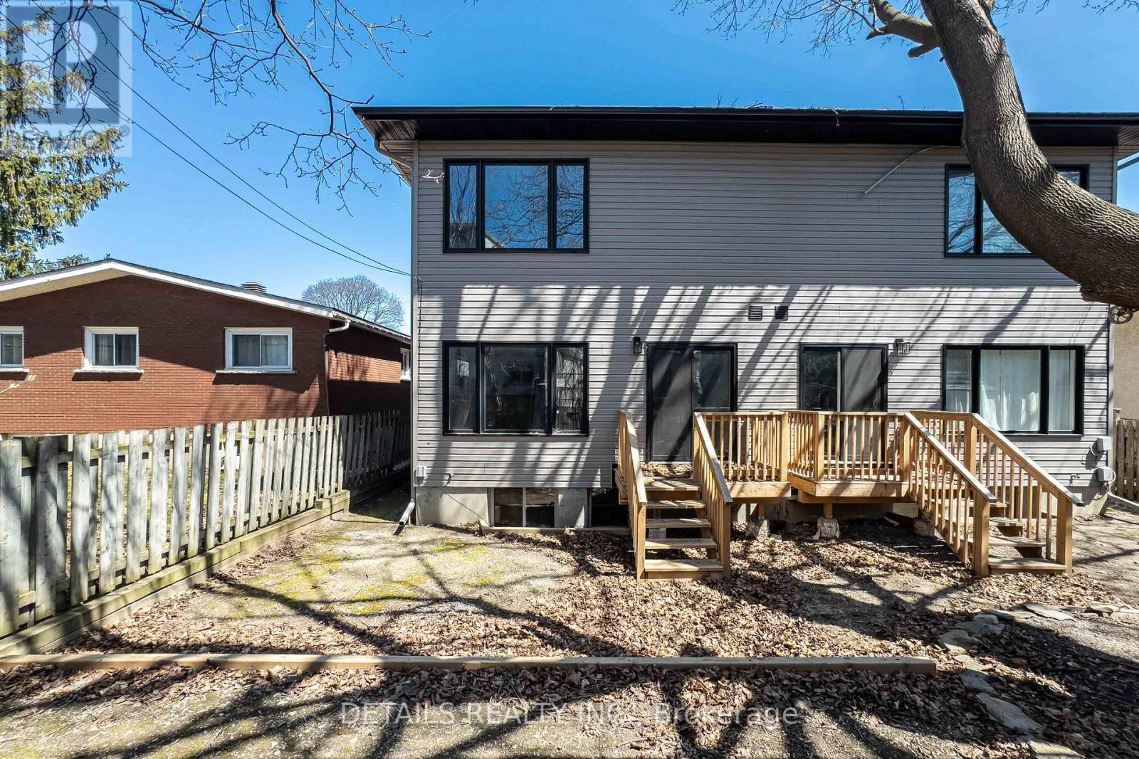 












828 MAPLEWOOD AVENUE

,
Ottawa,




Ontario
K2B5V5

