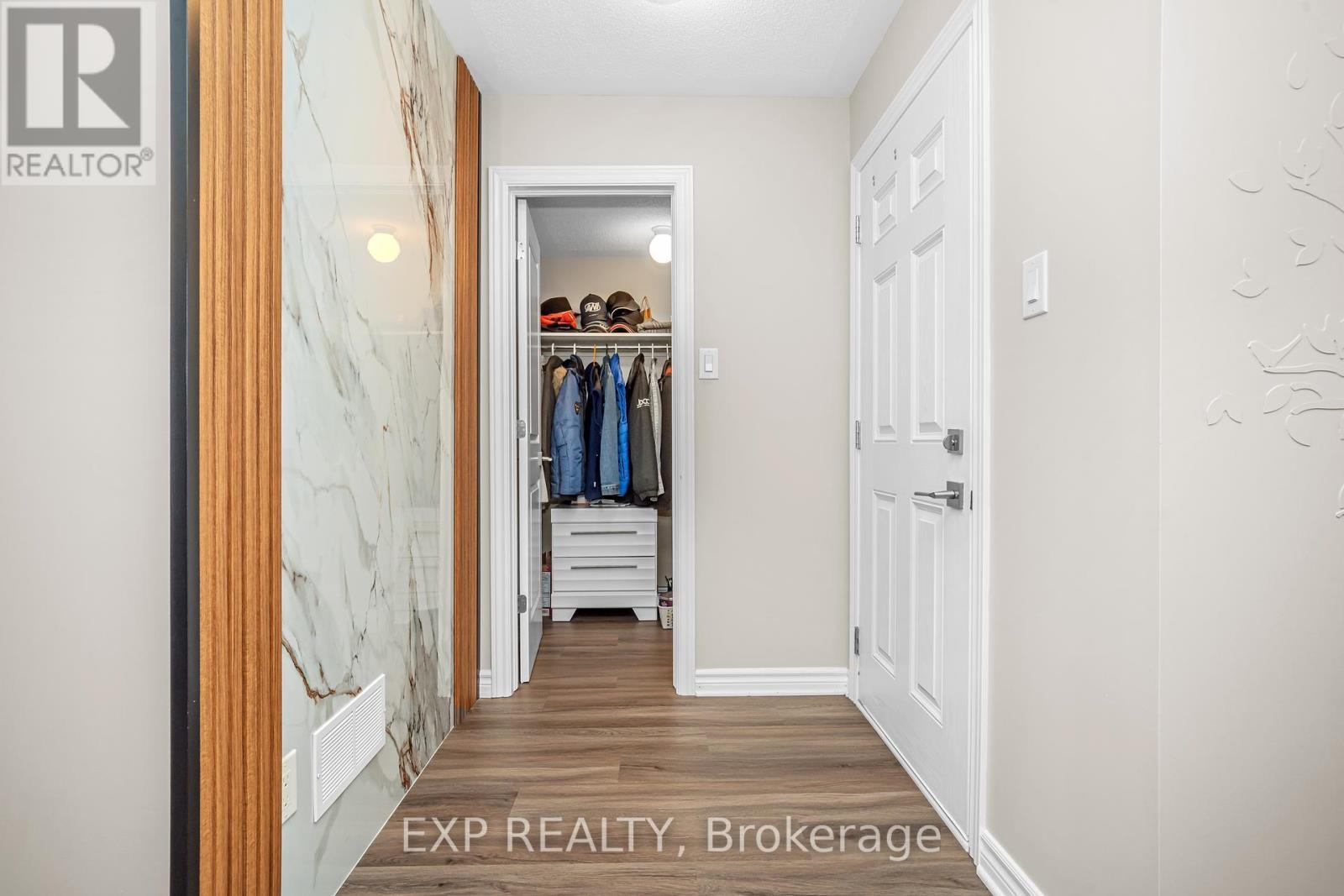 












611 GERANIUM WALK

,
Ottawa,




Ontario
K2S2J6

