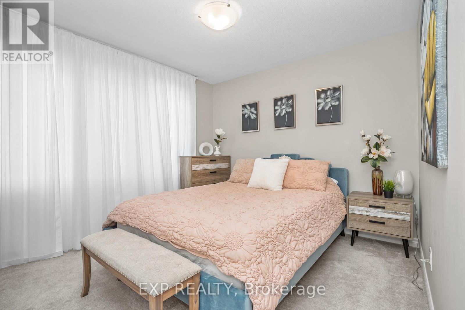 












611 GERANIUM WALK

,
Ottawa,




Ontario
K2S2J6

