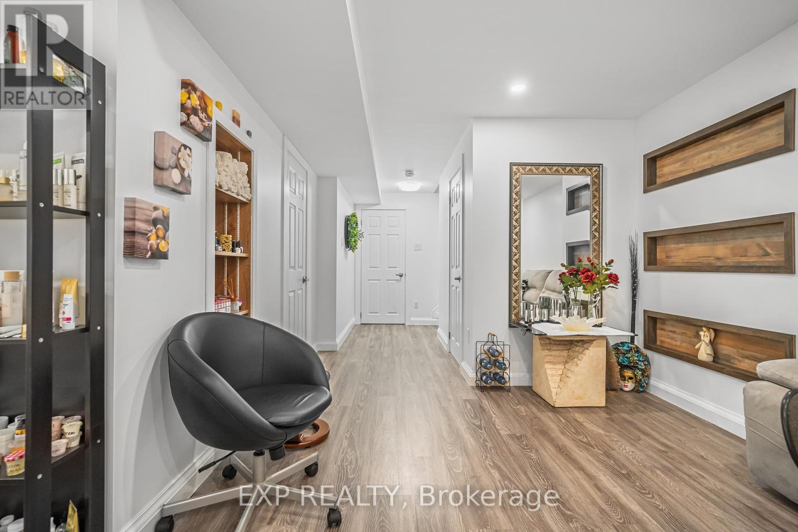 












611 GERANIUM WALK

,
Ottawa,




Ontario
K2S2J6

