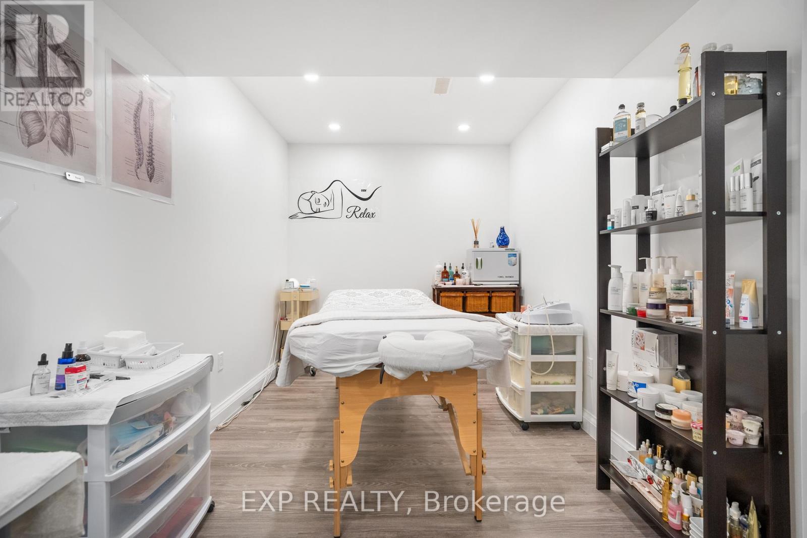












611 GERANIUM WALK

,
Ottawa,




Ontario
K2S2J6


