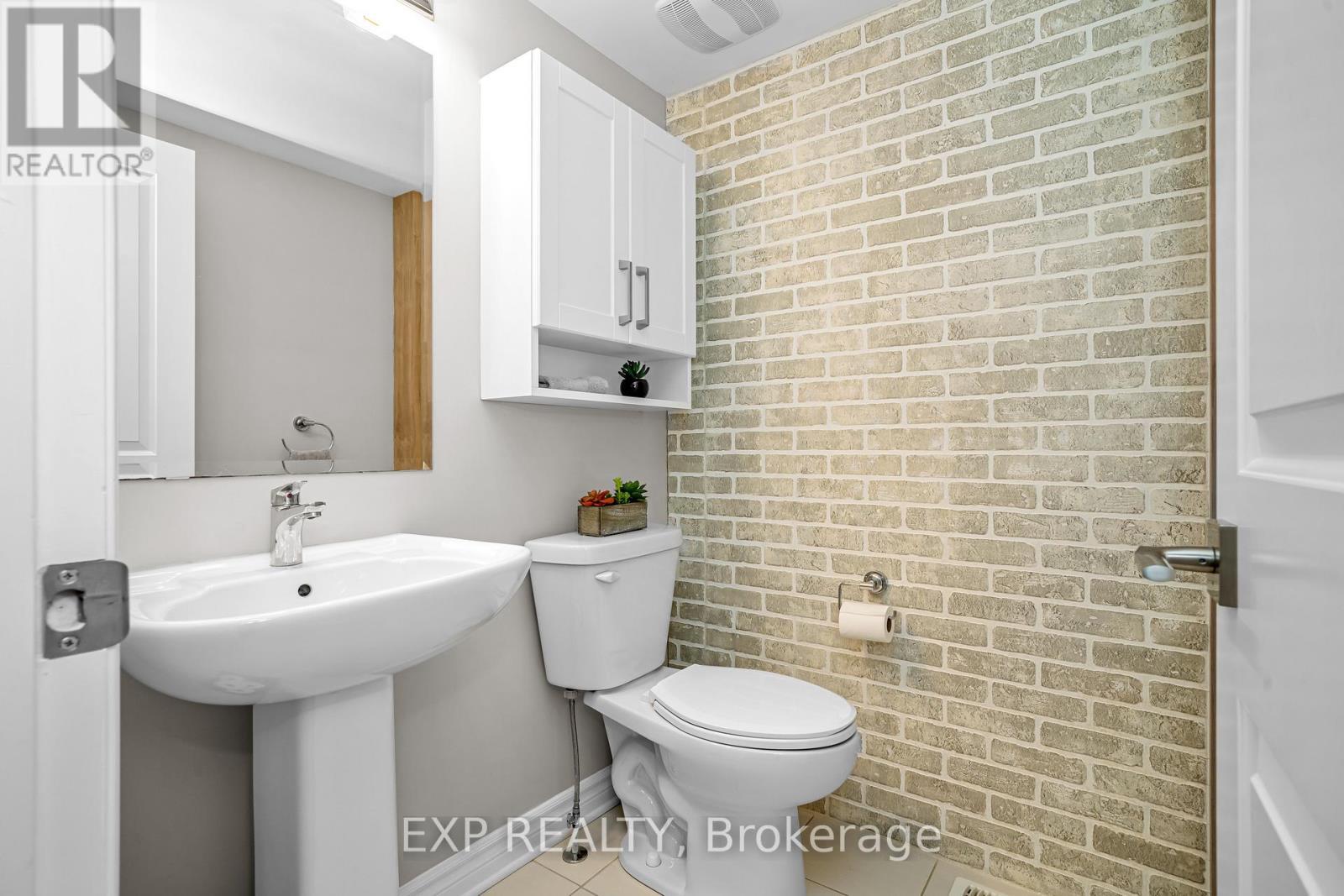 












611 GERANIUM WALK

,
Ottawa,




Ontario
K2S2J6

