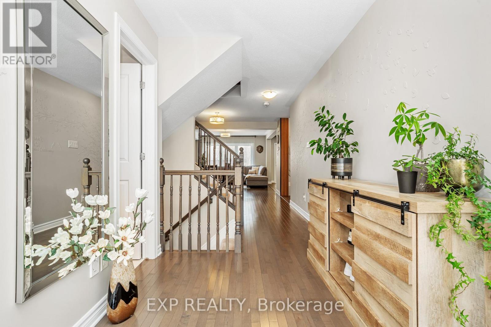 












611 GERANIUM WALK

,
Ottawa,




Ontario
K2S2J6

