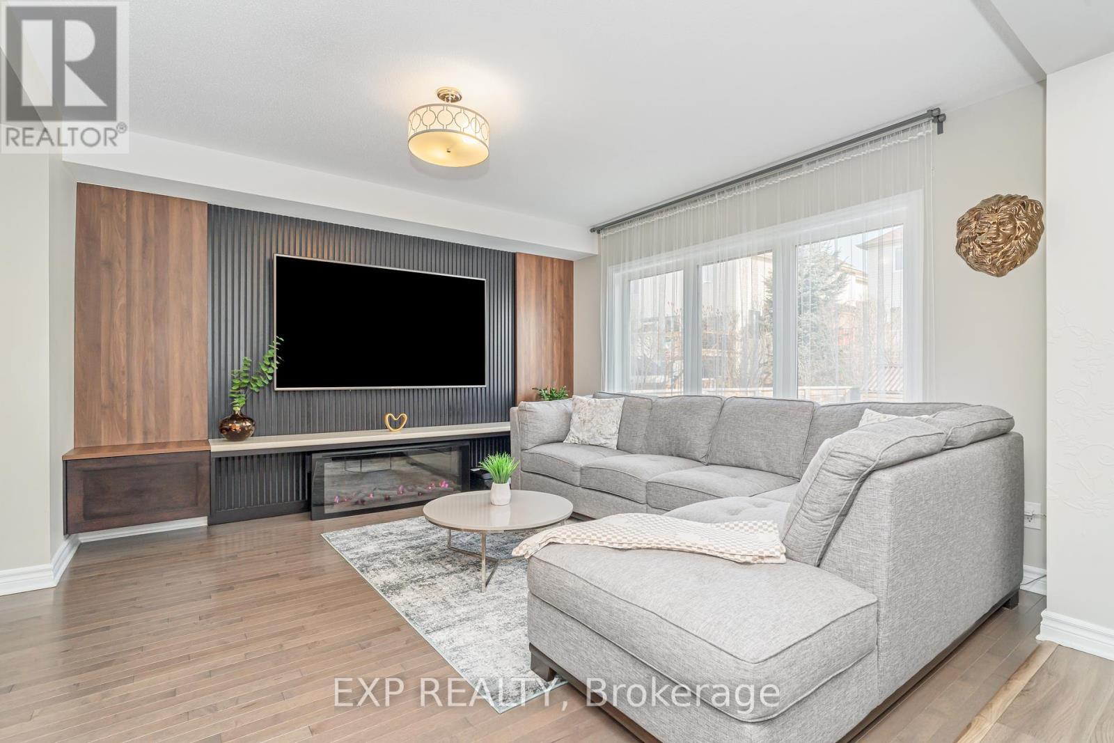 












611 GERANIUM WALK

,
Ottawa,




Ontario
K2S2J6

