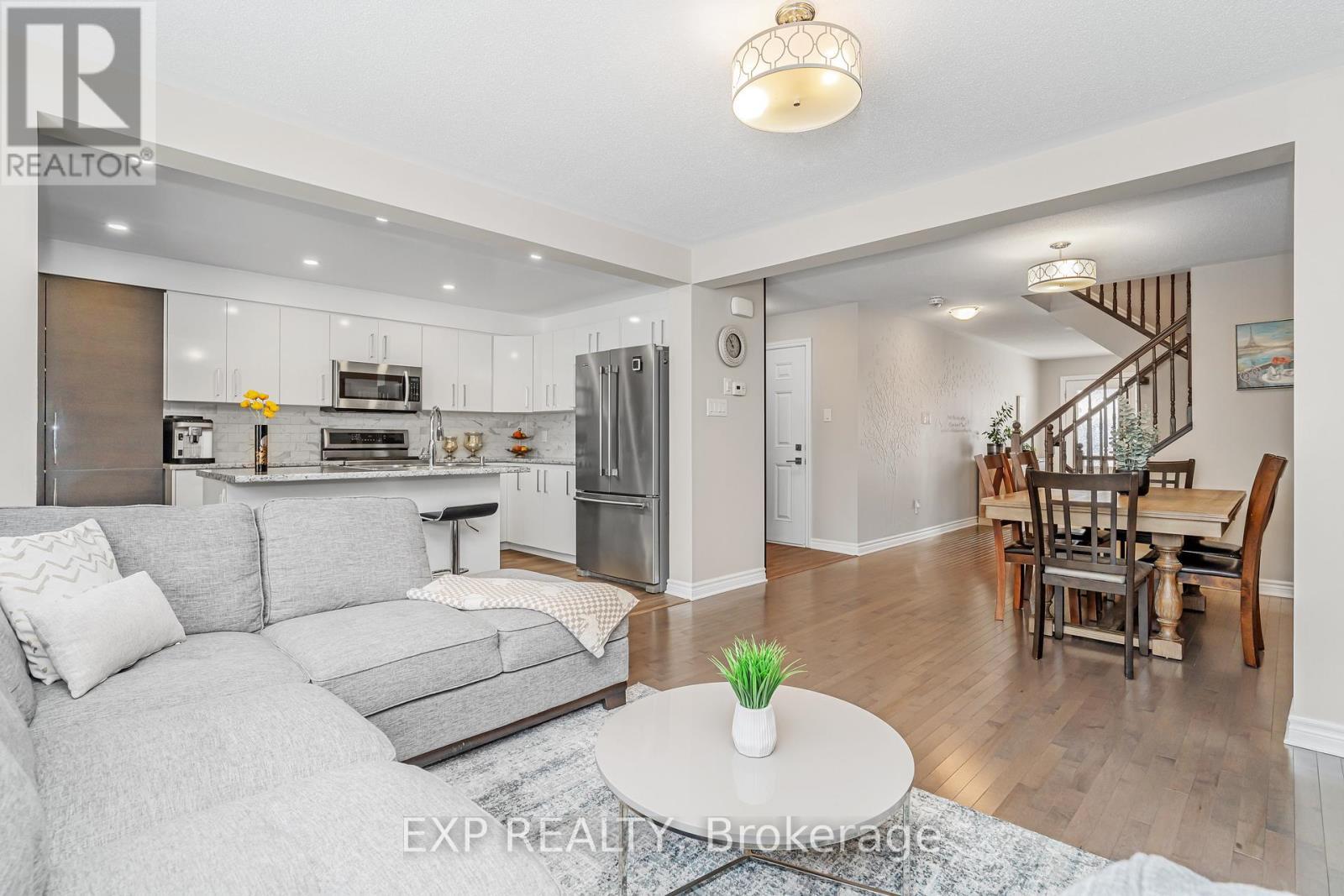 












611 GERANIUM WALK

,
Ottawa,




Ontario
K2S2J6

