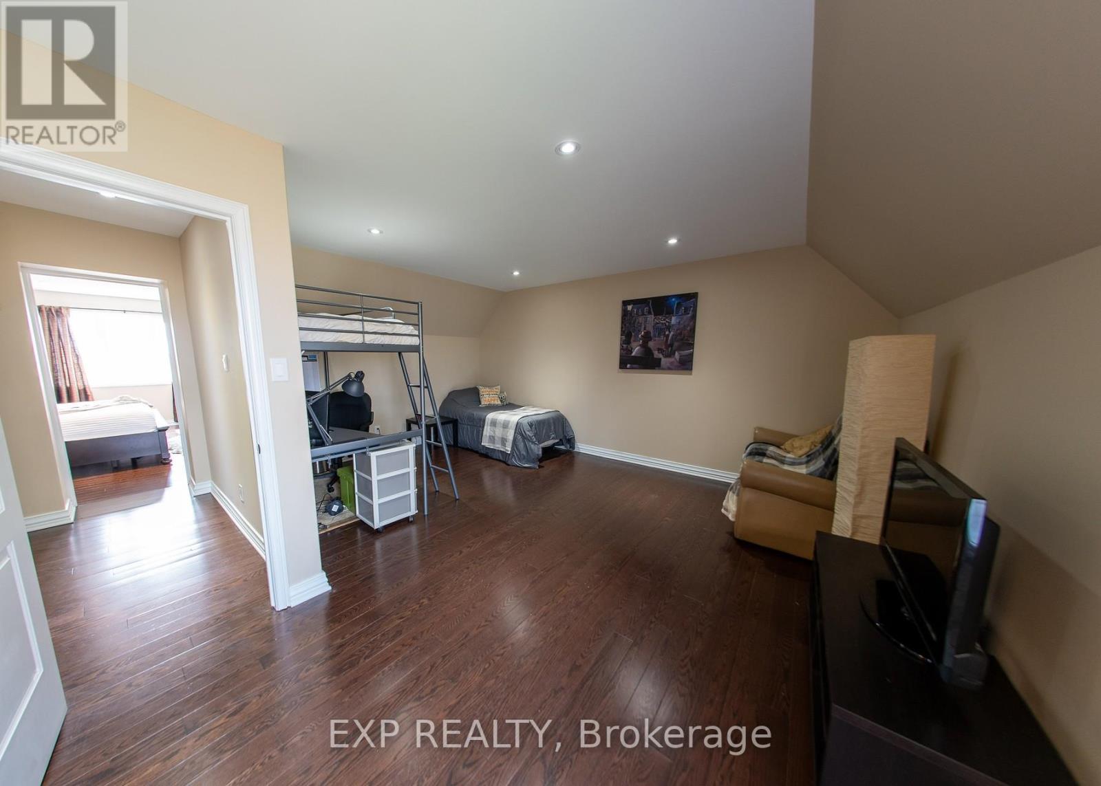 












2754 EAGLESON ROAD

,
Ottawa,




Ontario
K2S1B8

