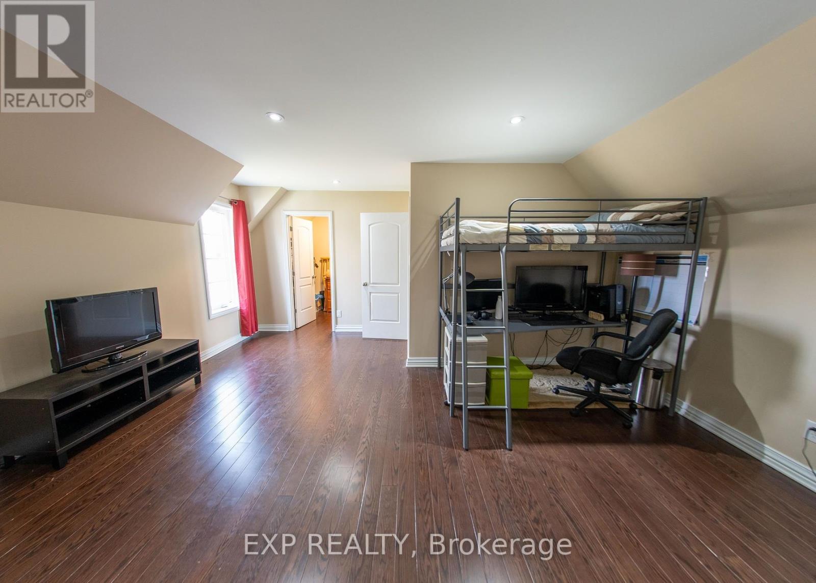 












2754 EAGLESON ROAD

,
Ottawa,




Ontario
K2S1B8

