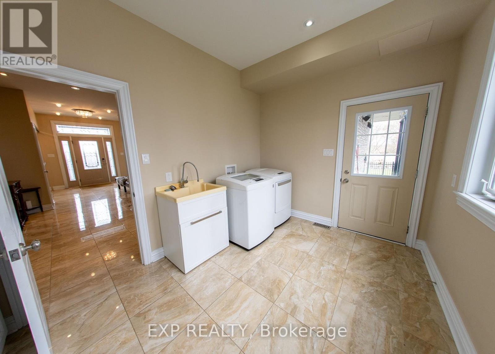 












2754 EAGLESON ROAD

,
Ottawa,




Ontario
K2S1B8

