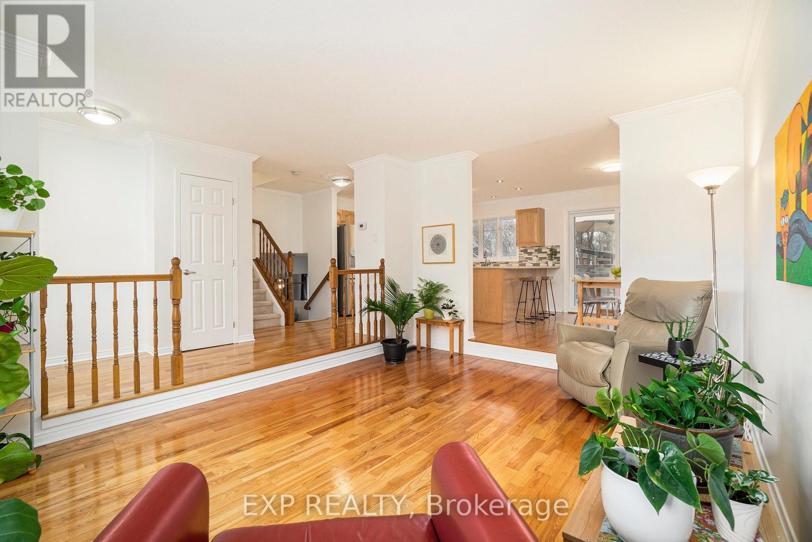 












291 CARLETON AVENUE

,
Ottawa,




Ontario
K1Y0J7

