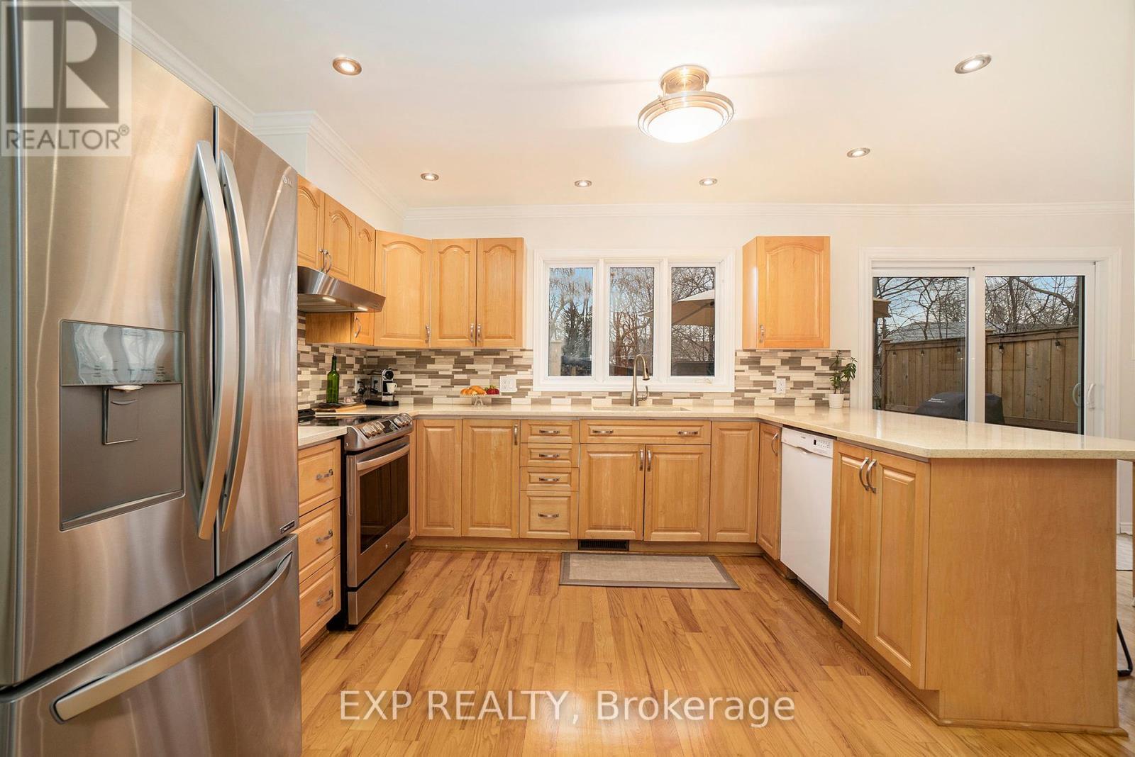 












291 CARLETON AVENUE

,
Ottawa,




Ontario
K1Y0J7

