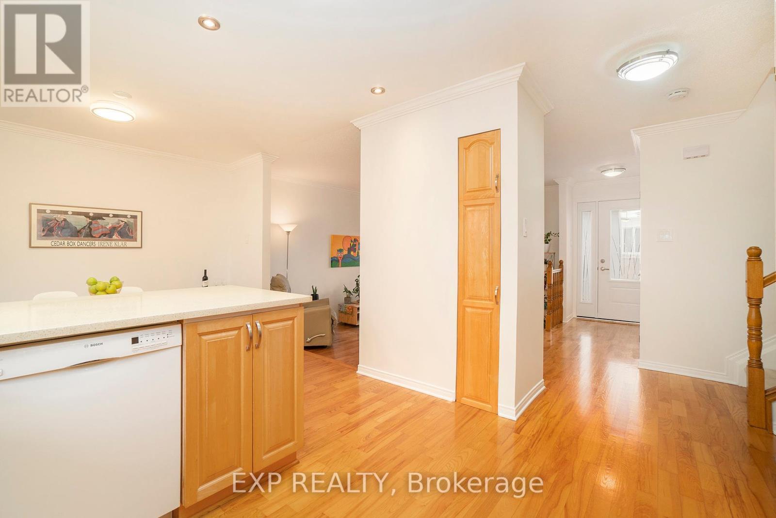 












291 CARLETON AVENUE

,
Ottawa,




Ontario
K1Y0J7

