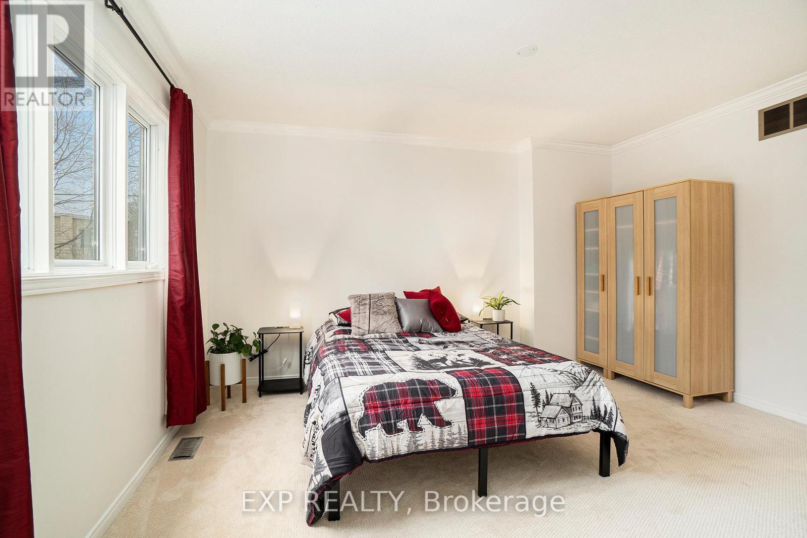 












291 CARLETON AVENUE

,
Ottawa,




Ontario
K1Y0J7

