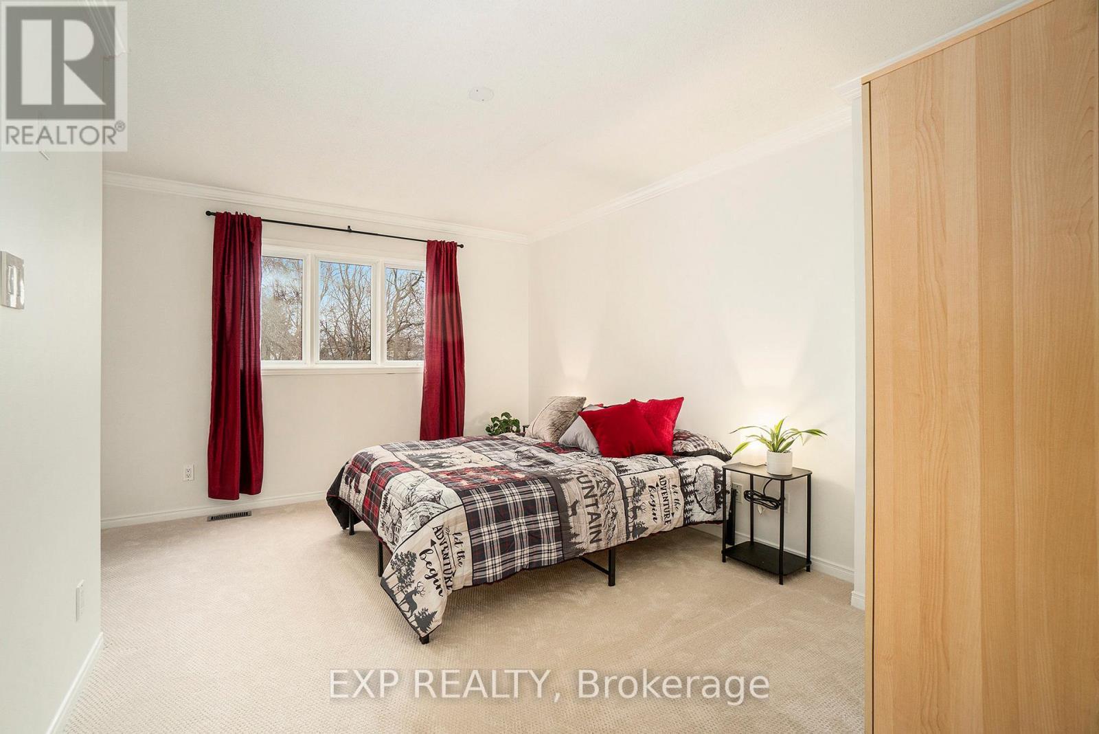 












291 CARLETON AVENUE

,
Ottawa,




Ontario
K1Y0J7

