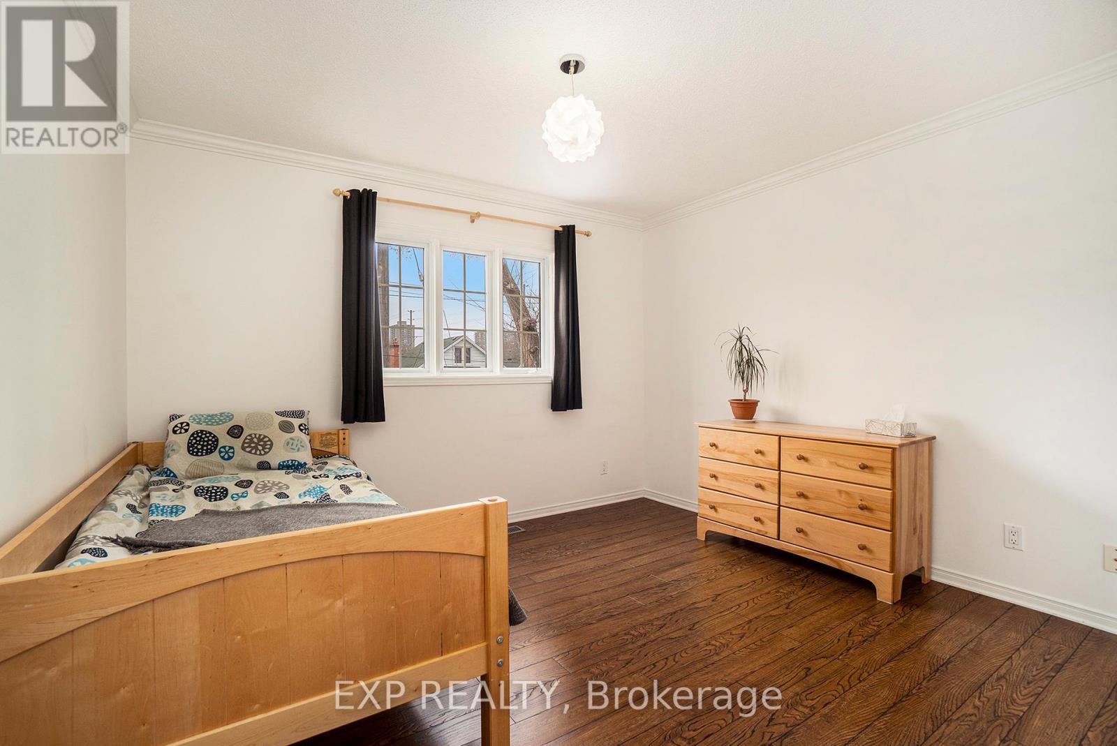 












291 CARLETON AVENUE

,
Ottawa,




Ontario
K1Y0J7

