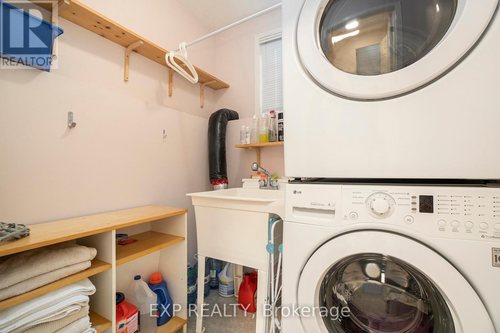 












291 CARLETON AVENUE

,
Ottawa,




Ontario
K1Y0J7

