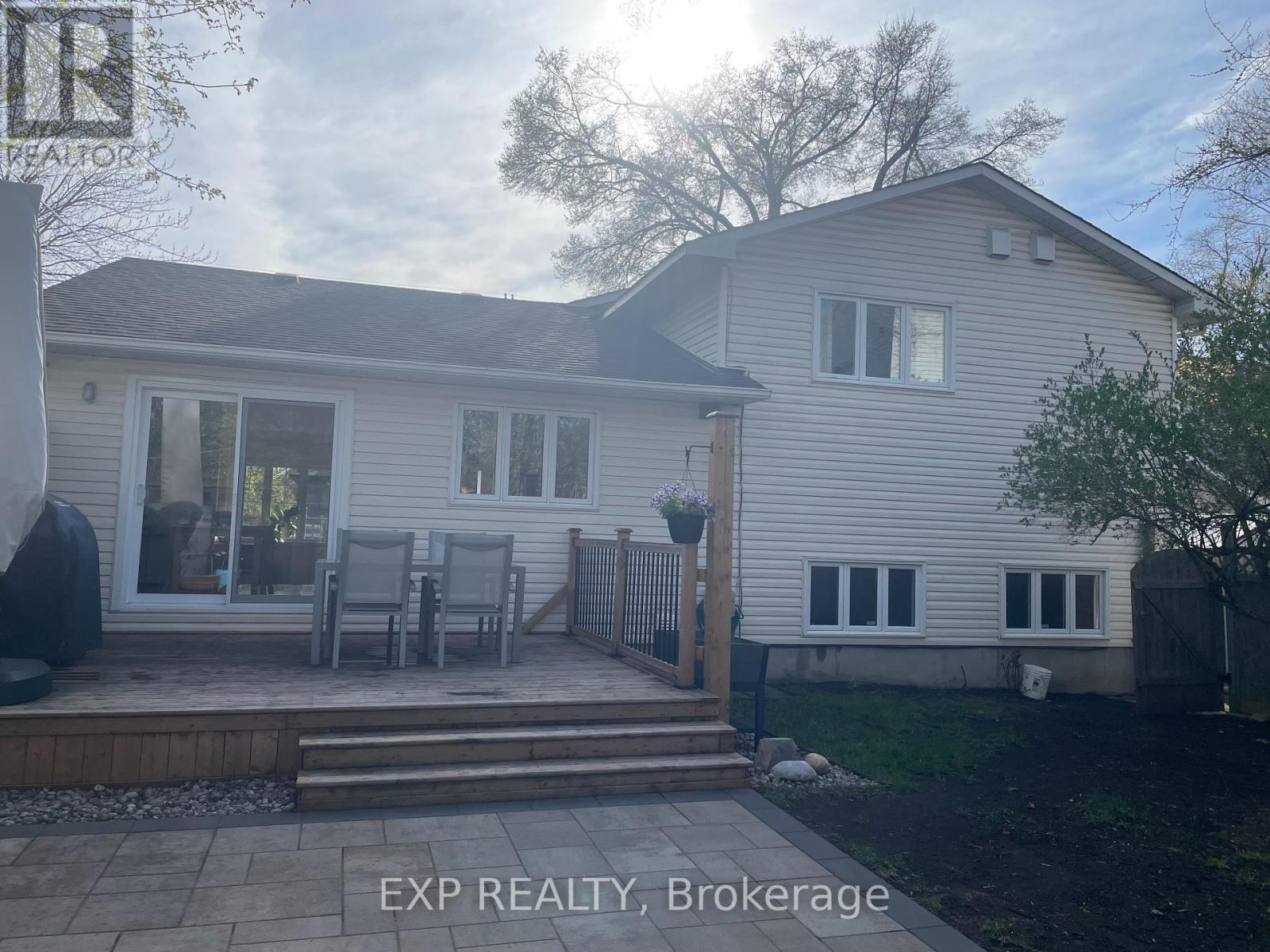 












291 CARLETON AVENUE

,
Ottawa,




Ontario
K1Y0J7

