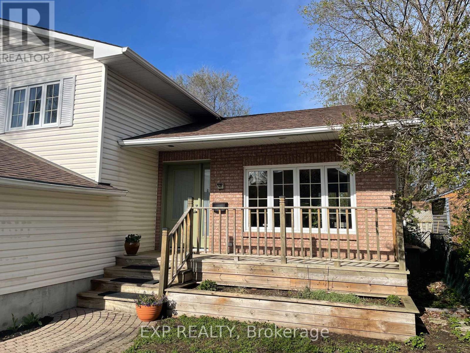












291 CARLETON AVENUE

,
Ottawa,




Ontario
K1Y0J7

