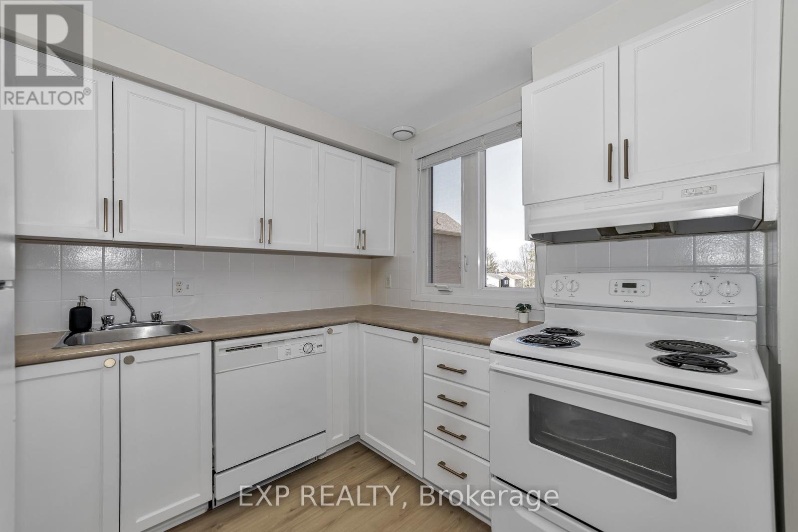 












25 - 6804 JEANNE DARC BOULEVARD N

,
Ottawa,




Ontario
K1C6G1


