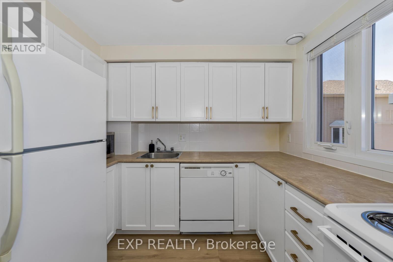 












25 - 6804 JEANNE DARC BOULEVARD N

,
Ottawa,




Ontario
K1C6G1

