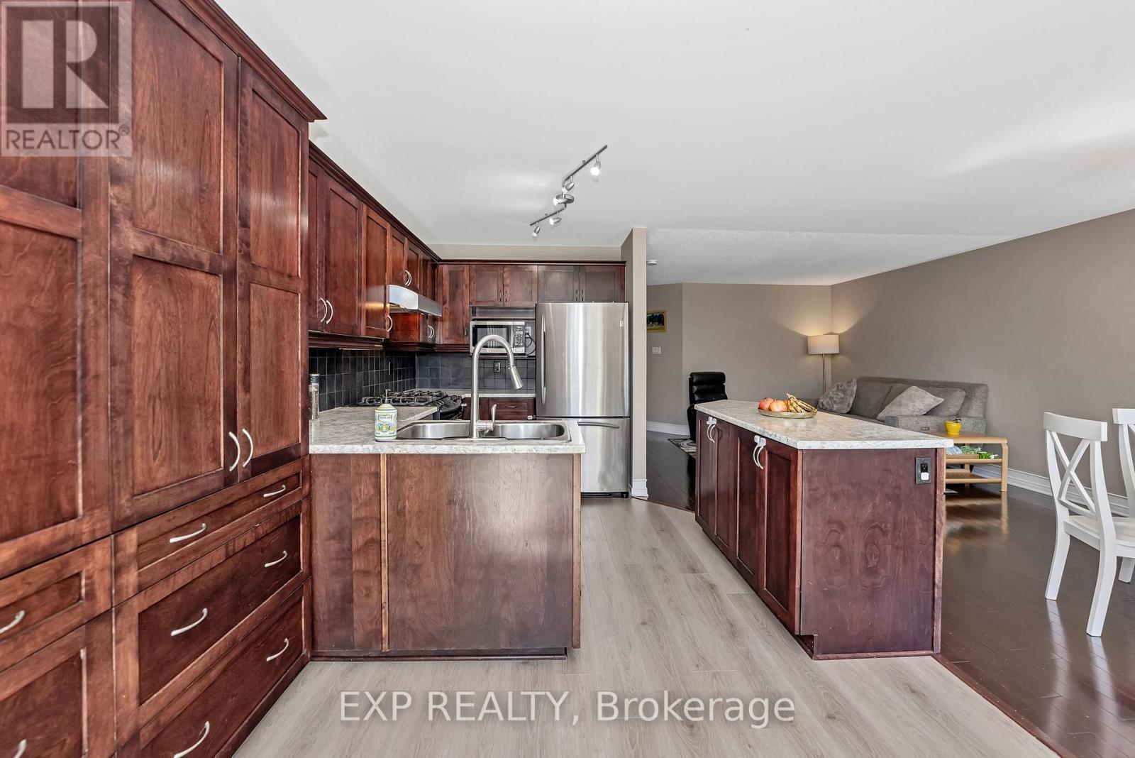 












1047 CAPREOL STREET

,
Ottawa,




Ontario
K4A4Z9

