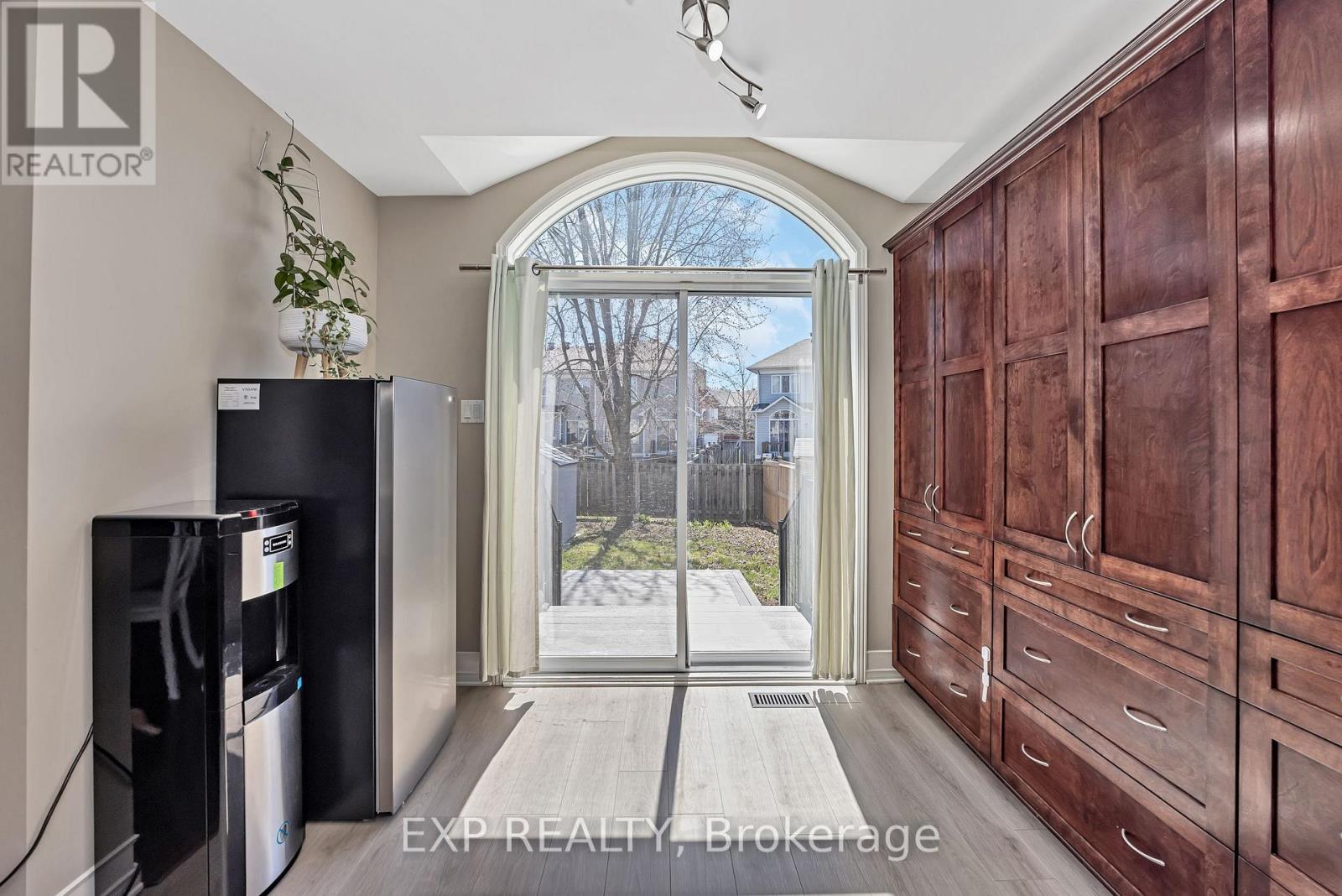 












1047 CAPREOL STREET

,
Ottawa,




Ontario
K4A4Z9

