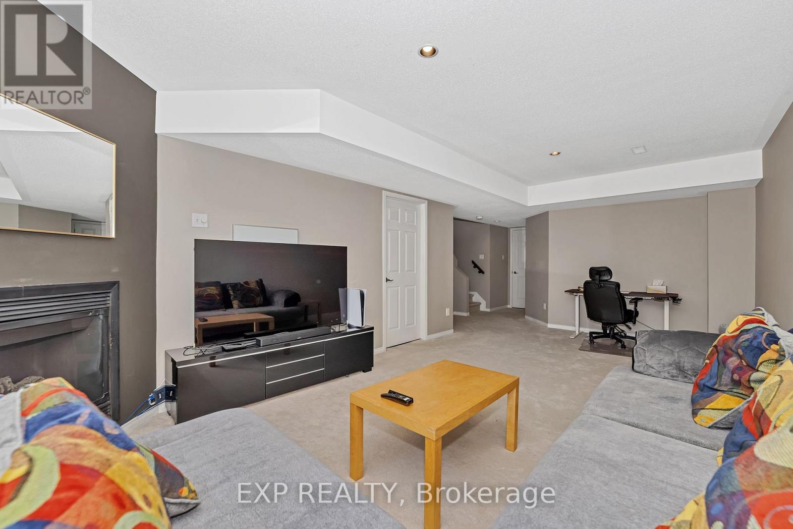 












1047 CAPREOL STREET

,
Ottawa,




Ontario
K4A4Z9

