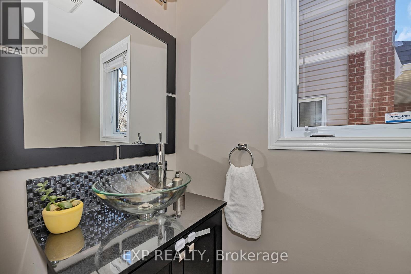 












1047 CAPREOL STREET

,
Ottawa,




Ontario
K4A4Z9

