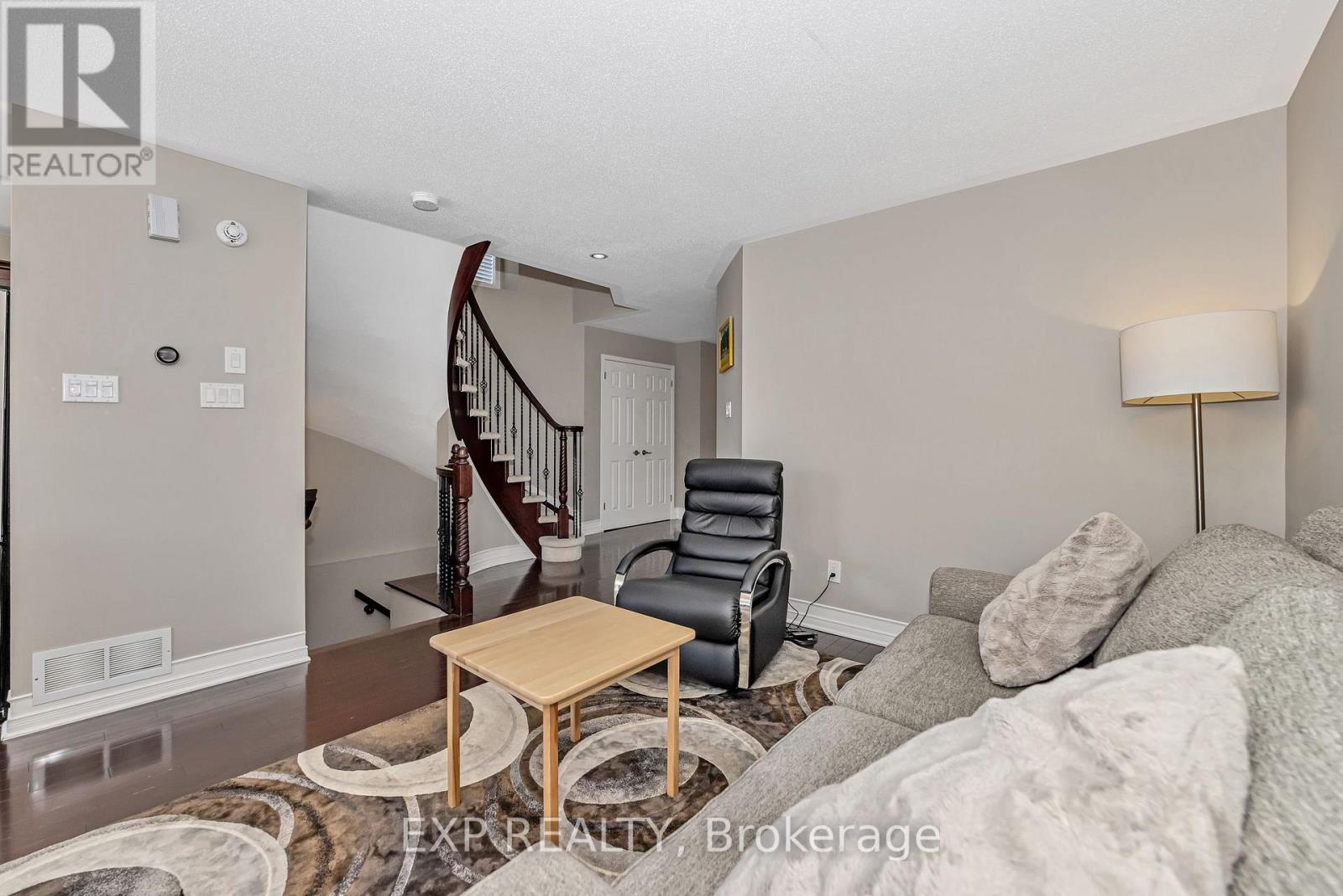












1047 CAPREOL STREET

,
Ottawa,




Ontario
K4A4Z9

