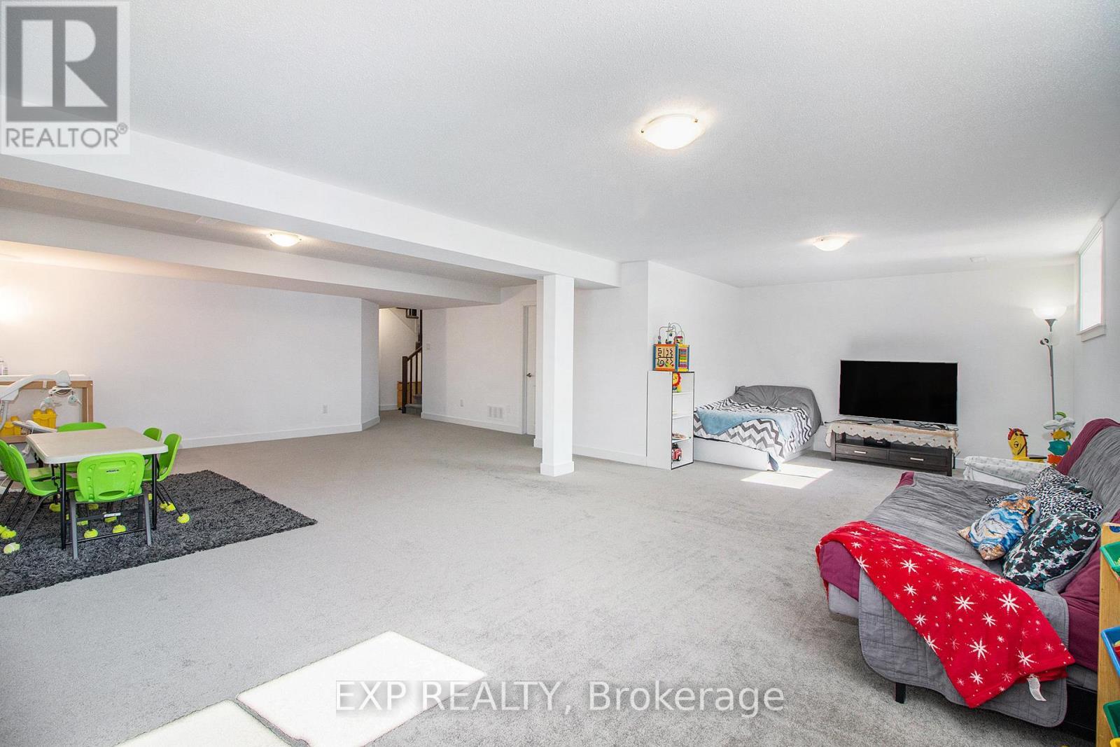 












908 EMBANKMENT STREET

,
Ottawa,




Ontario
K2S2P4

