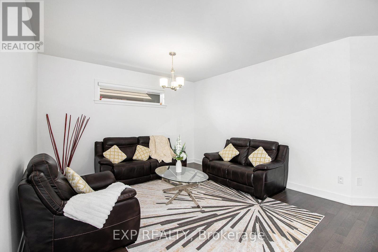 












908 EMBANKMENT STREET

,
Ottawa,




Ontario
K2S2P4

