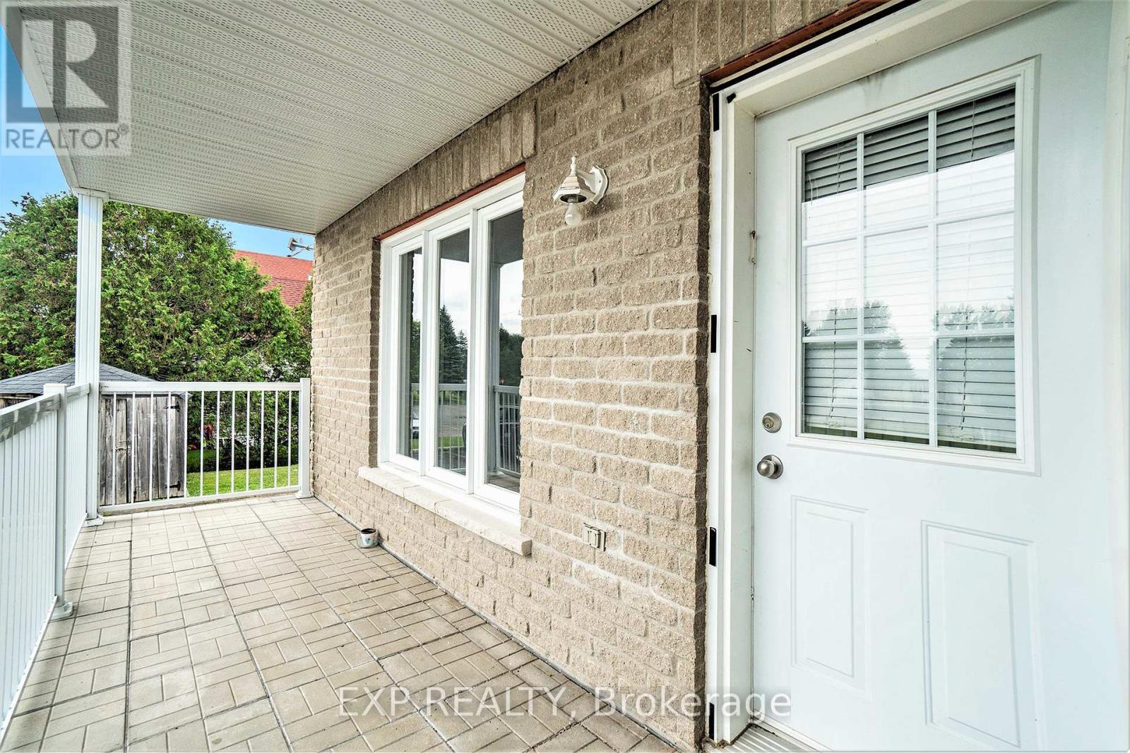 












1 - 525 RUSSELL ROAD

,
Clarence-Rockland,




Ontario
K0A2A0

