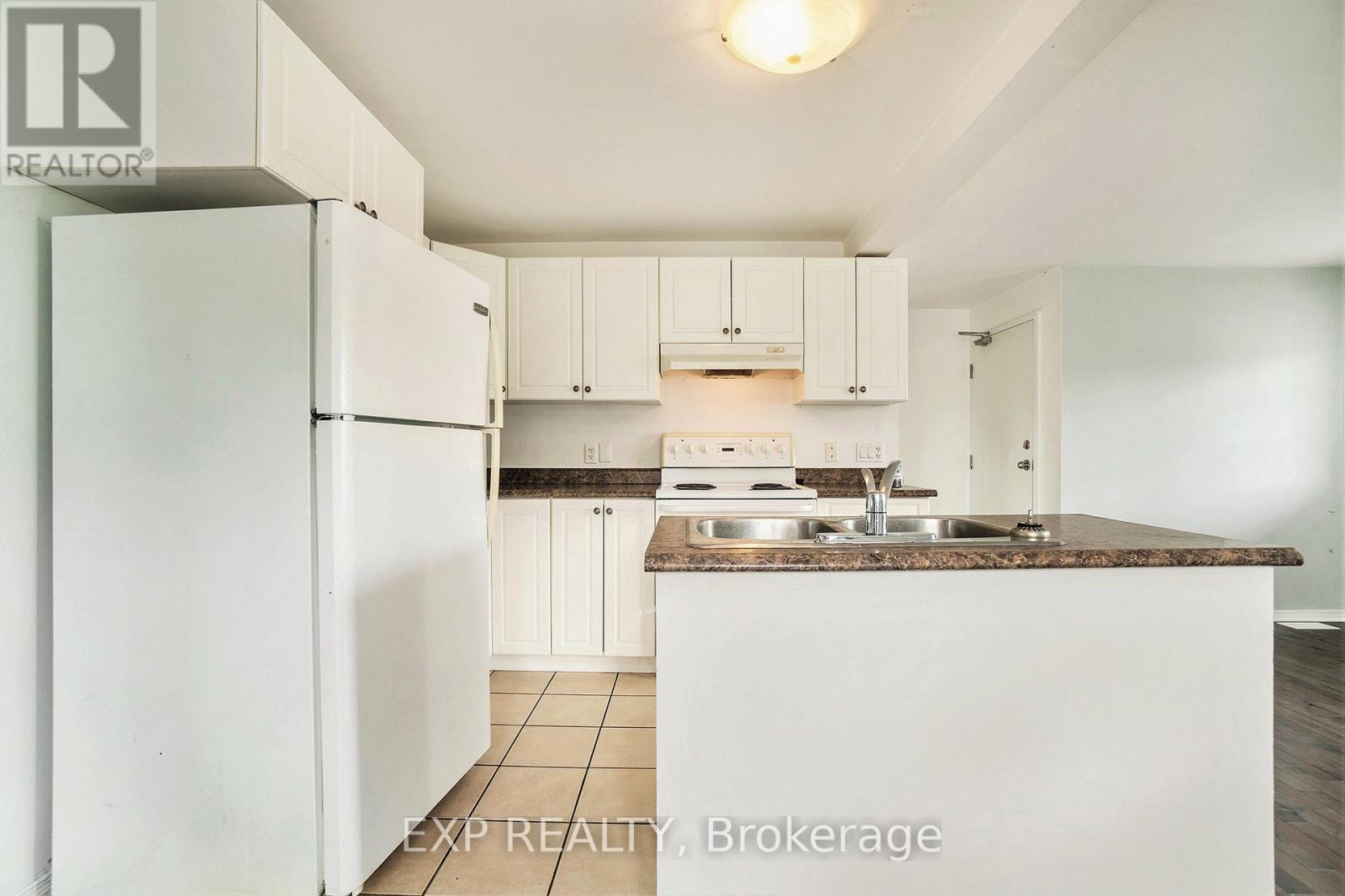 












1 - 525 RUSSELL ROAD

,
Clarence-Rockland,




Ontario
K0A2A0

