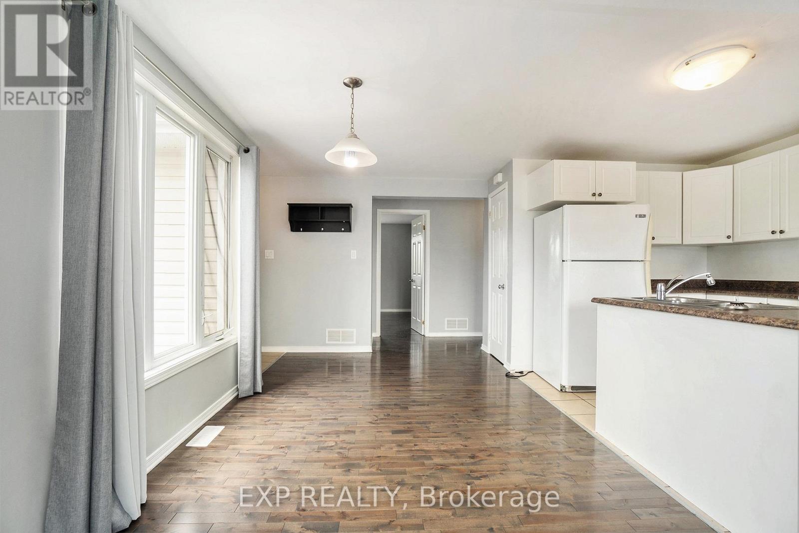 












1 - 525 RUSSELL ROAD

,
Clarence-Rockland,




Ontario
K0A2A0

