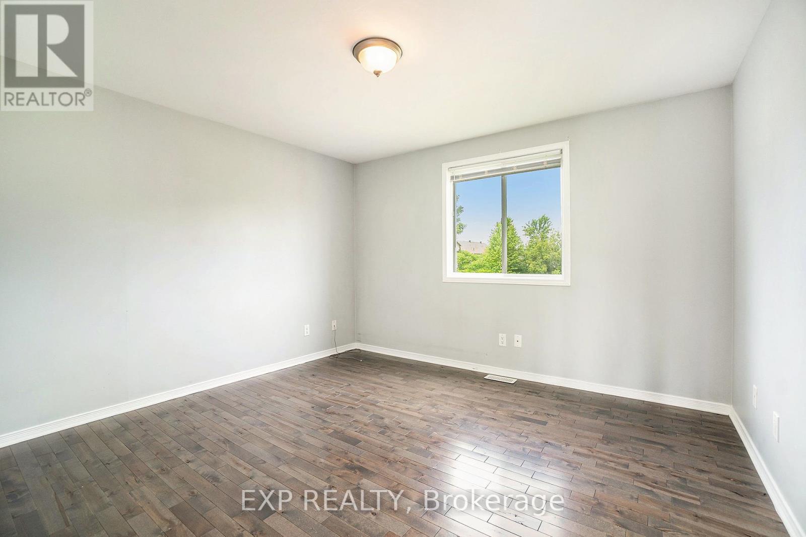 












1 - 525 RUSSELL ROAD

,
Clarence-Rockland,




Ontario
K0A2A0

