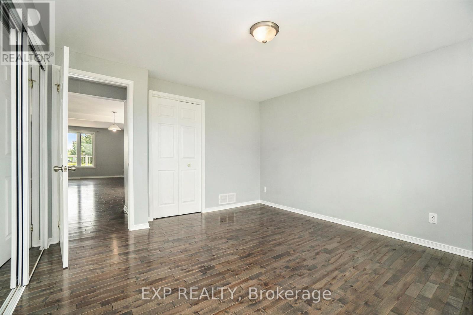 












1 - 525 RUSSELL ROAD

,
Clarence-Rockland,




Ontario
K0A2A0

